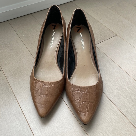 Via Spiga Kitten Heels 